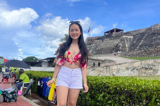 4-Hour Tour of the Best of Cartagena in an Air-Conditioned Van - Las Botas Viejas, a Monument That Snaps You Out of Tourist Mode