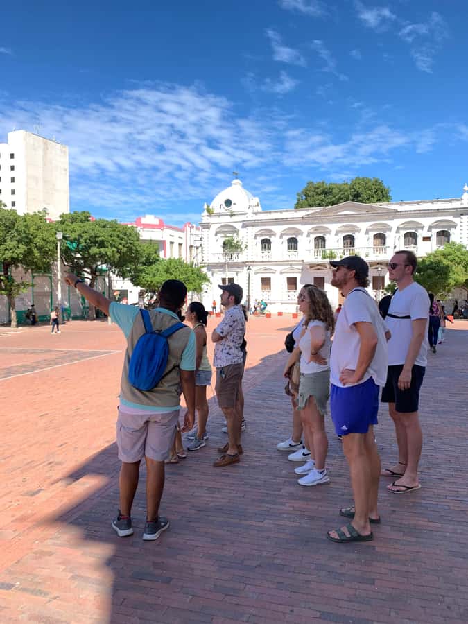A Pearl In The Caribbean-walking tour in English - Parque de los Novios: A Downtown Nightlife Mood Check