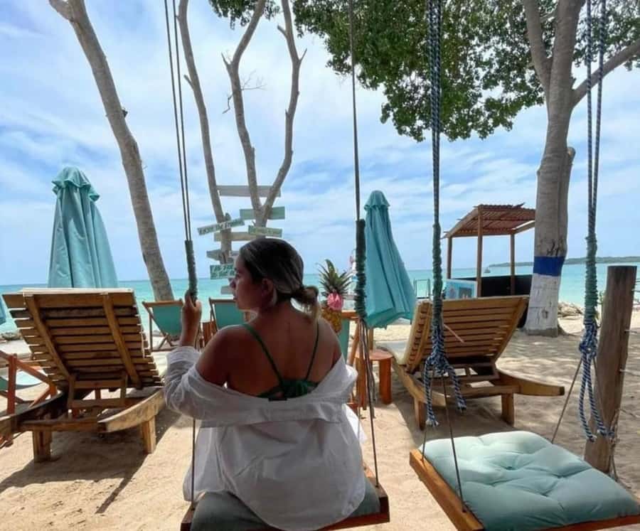 All-inclusive package in Freedom Beach Club - Barú - Welcome cocktail, then lunch you’ll actually remember