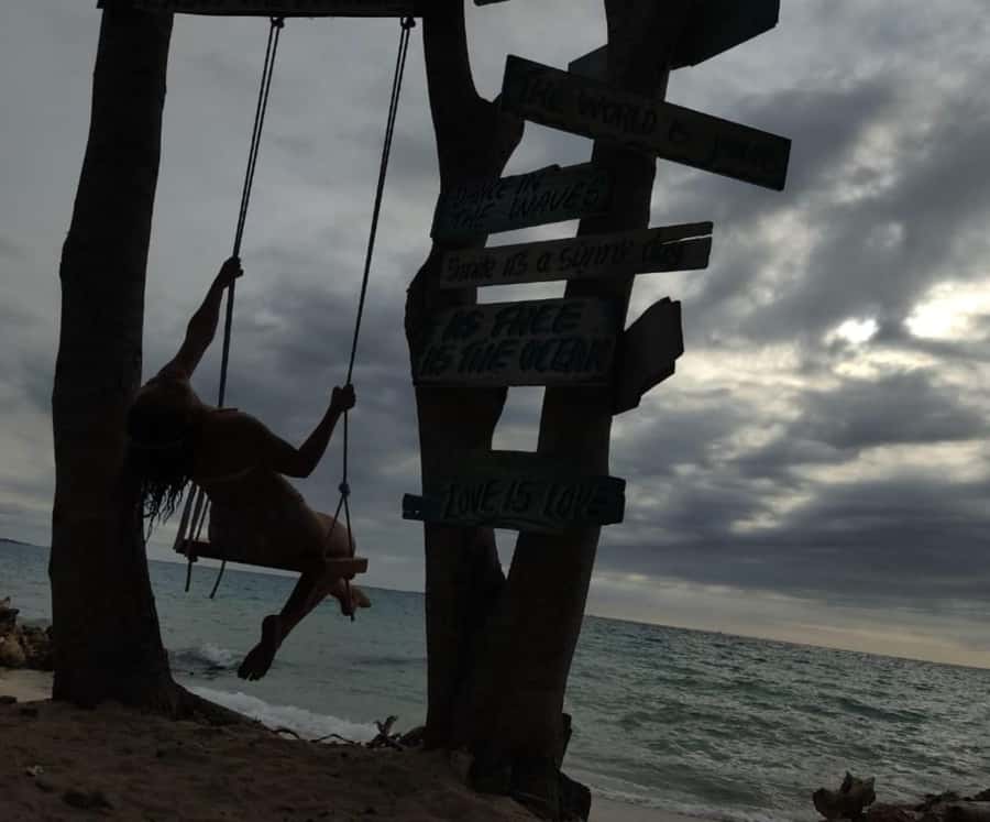 Barú: Sunset on the beach + bioluminescense plankton - Freedom Beach Club: what a semi-private beach day really feels like