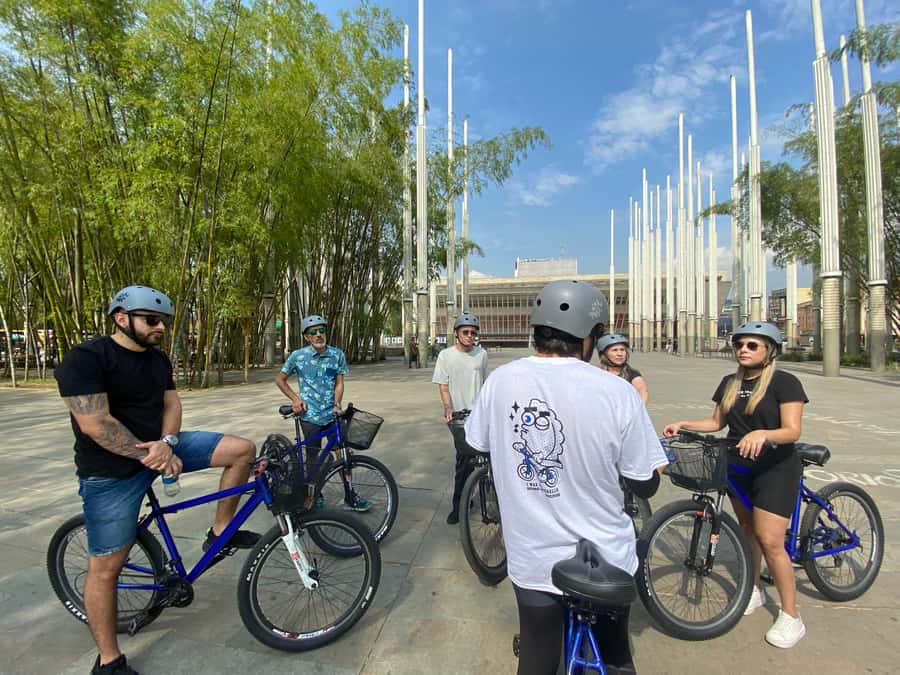 Bike Tour Medellin with Snacks and Local Beer - Medellin River Parks: the photo stop that gives you breathing room