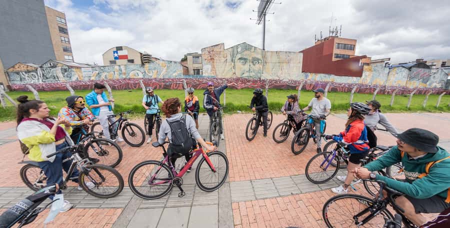 Biking in Full Color: Urban Art Bike Tour - The 3-Hour Ride Plan: 13 km, Four Neighborhoods, One Story