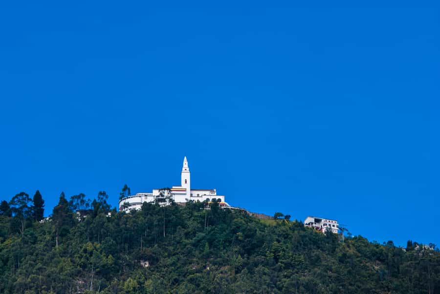 Bogotá: City Tour with Monserrate Hill, transfers and guide - Gold Museum: Muisca gold and salt, explained in a visitor-friendly way