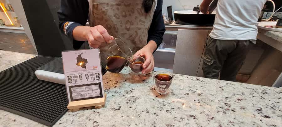 Bogota: Coffee Tasting, Roasting, Filtration & Espresso Tour - Filtration brewing practice: tasting method changes the cup