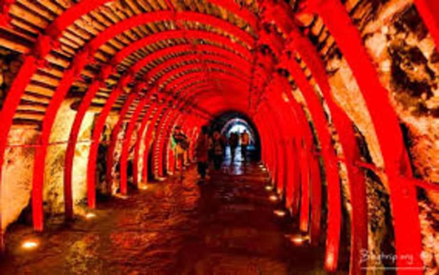 BOGOTA: From the Clouds to the Earth, Tour to Monserrate and the Salt Cathedral - Lunch Options: Try Local Food Without Derailing the Day