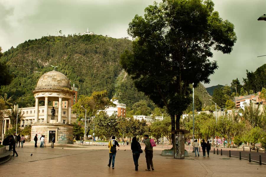 Bogotá: Grand City Tour with Monserrate, Usaquén and Lunch - Monserrate Sanctuary by cable car, 3,150 meters above the city