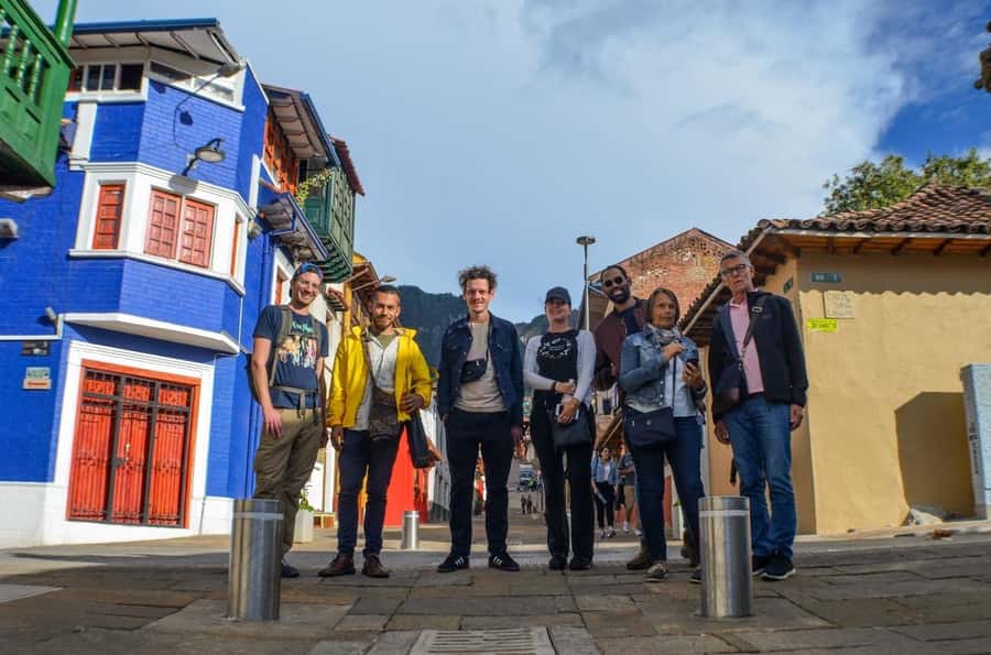 Bogotá: Guided La Candelaria Walking Tour - Architecture stop-by-stop: Baroque, Art Deco, and colonial contrasts