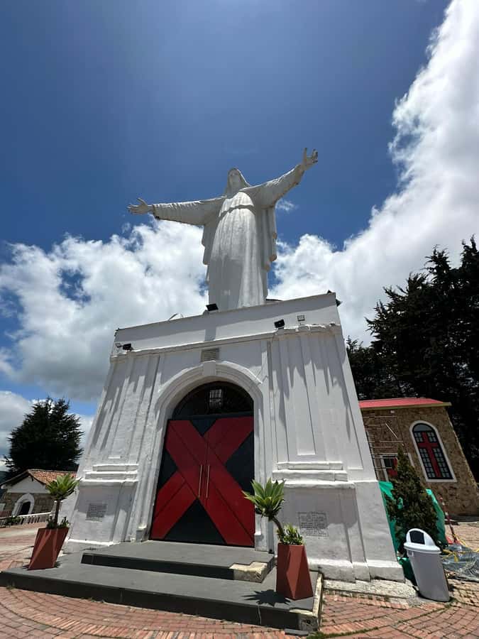 Bogota: Hike to La Chorrera Waterfall, El Chiflón and Guadalupe Hill - La Chorrera waterfall hike: the big one in Colombia
