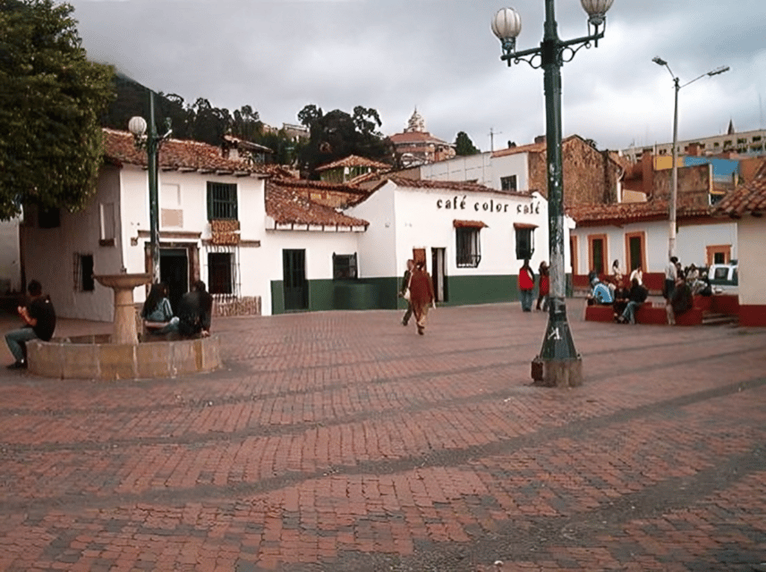 Bogota : Must-See Sites Walking Tour With a Guide - Coffee Time At A Cozy Café