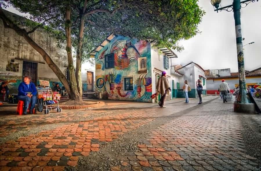 Bogota : Must-See Sites Walking Tour With a Guide - Walking, Public Transport, And How To Plan Your Energy