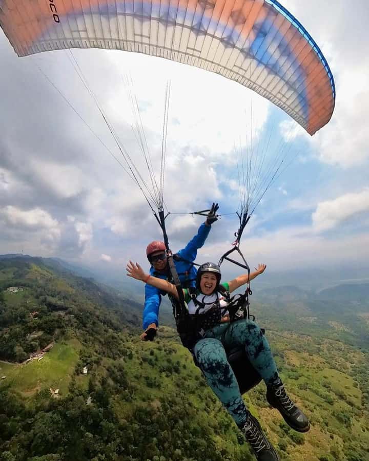 Bogota: Paragliding Flight Ticket in Guatavita - Meeting Your Pilot, Getting Kitted Up, and Hearing the Safety Plan