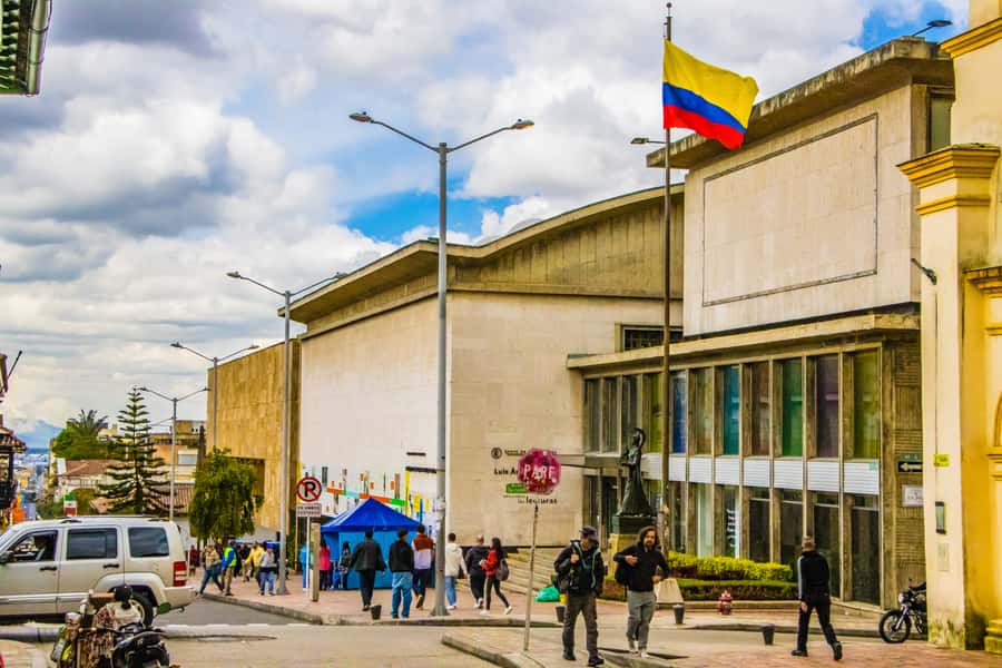 Bogotá: Private Candelaria Walking Tour with Gold Museum - Why this 3-hour combo is smart for Bogotá