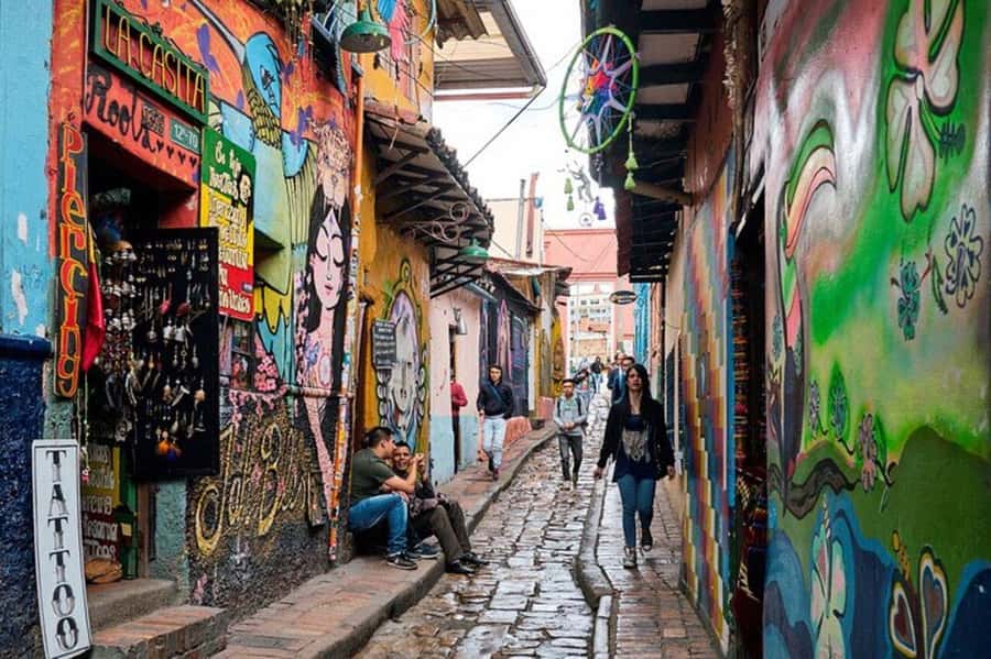 Bogotá: Private City Tour, Monserrate, Emerald and Botero - Monserrate Cable Car to 3,100m, Monastery Views, and Photo Timing