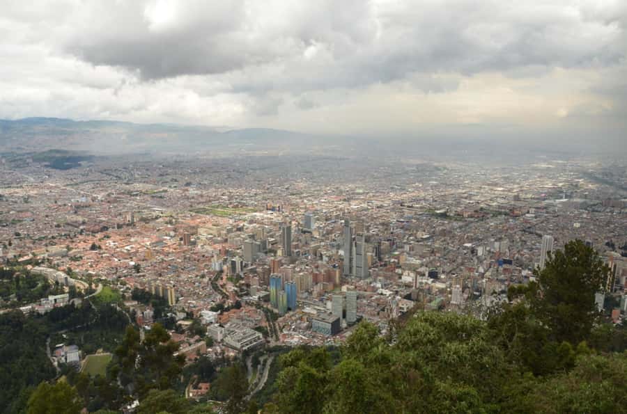 Bogotá: Private Guided Tour with Monserrate & La Candelaria - Museo del Oro: Pre-Columbian Gold That Makes More Sense With a Guide