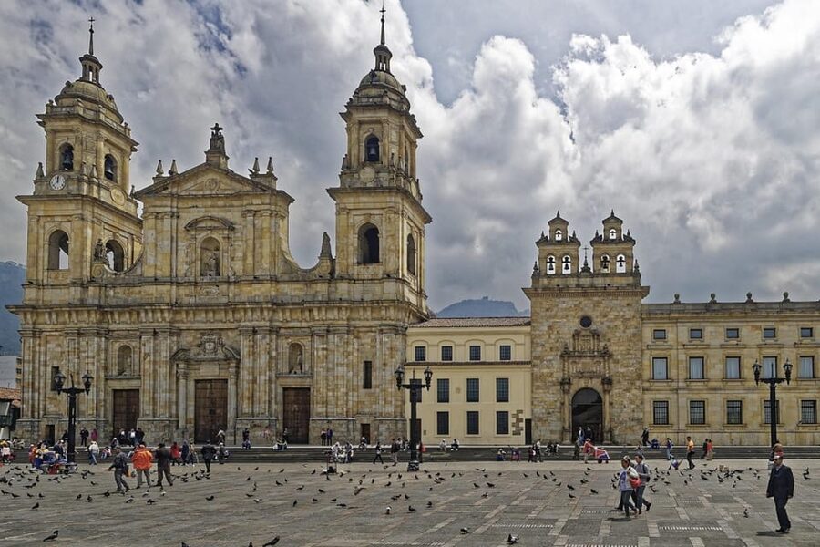 Bogotá: Private Guided Tour with Monserrate & La Candelaria - La Candelaria: Cobblestones, Colonial Color, and Murals You Can Actually Enjoy