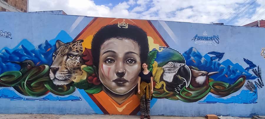 Bogotá´s Barrios: El Paraíso Favela Tour with Cable Car - Meeting local leaders: how change is actually explained on the ground