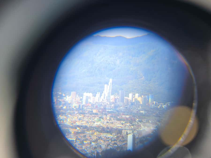 Bogotá´s Barrios: El Paraíso Favela Tour with Cable Car - The best viewpoint stop and the snack that keeps it real