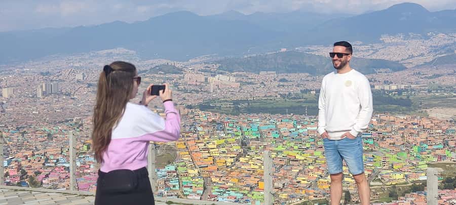 Bogotá´s Barrios: El Paraíso Favela Tour with Cable Car - Safety, money smarts, and what to bring (so you can relax)