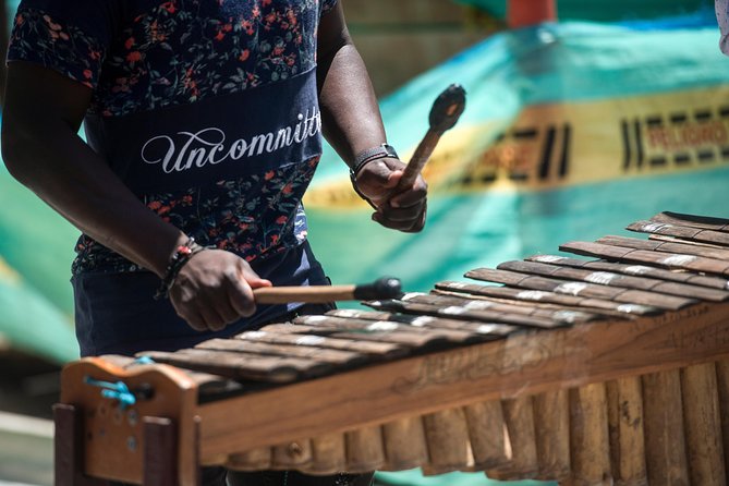 Bogota´s Gastronomic Wonders - Experience the best traditional food - Plaza de Mercado La Perseverancia: fruits, local energy, and how to read a market