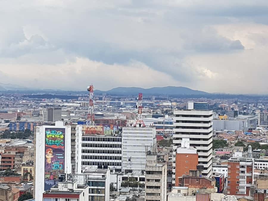 Bogota's Historic Center and Monserrate in one day - Craft shops and optional emerald stops: souvenirs with local flavor