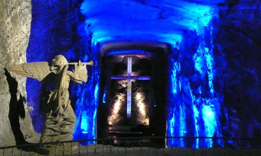 Bogotá: Salt Cathedral and Andrés Carne de res tour! - Bogotá to Zipaquirá, the day starts with a real plan