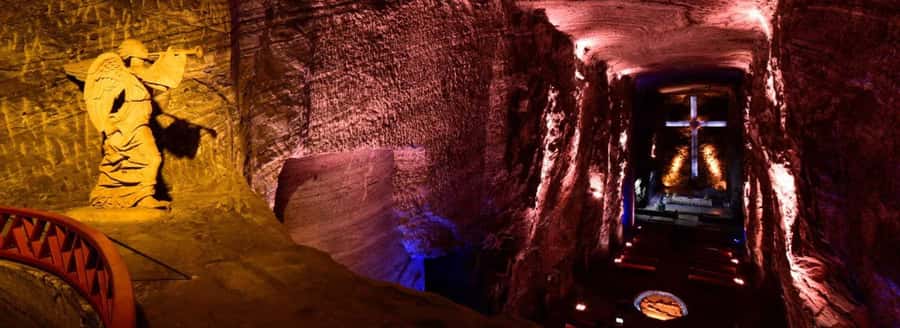 Bogotá: Salt Cathedral and Andrés Carne de res tour! - Service levels and guide behavior, based on past experiences