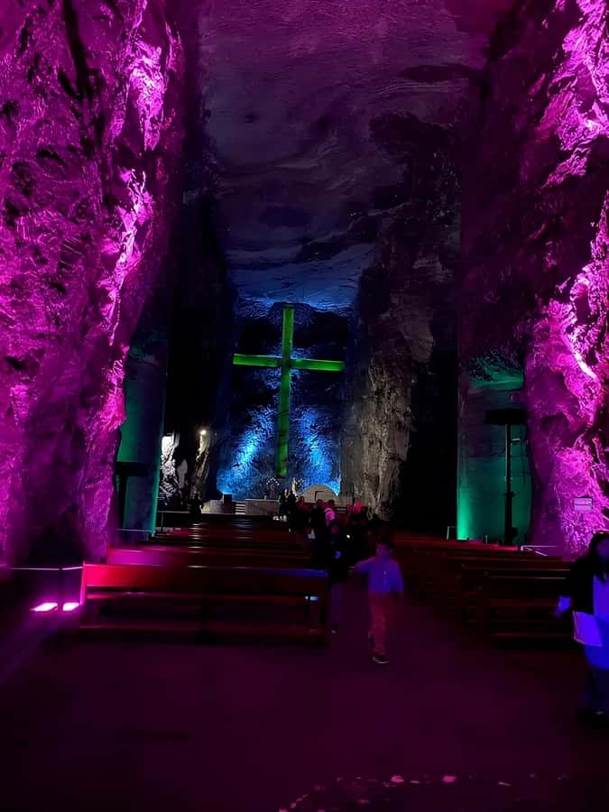 Bogotá: Salt Cathedral & Lake Guatavitá Tour with Lunch - Guatavitá’s Colonial Charm, Then Back to the Big City Views