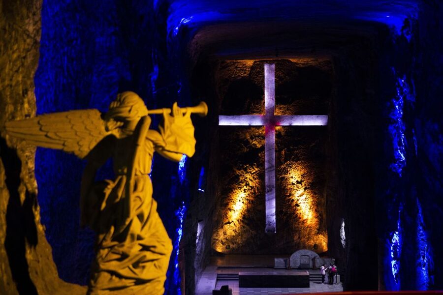 Bogotá: Salt Cathedral Private Tour with Entry Ticket Basic - Private Transportation From Bogotá: The Day Starts Smooth