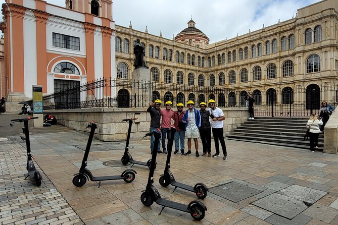 Bogota scooter tour - Stop 3: Monumento a Santander, the green pause in the middle of city motion