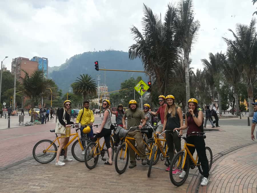 Bogotá: Shared Bike Tour - Parque Nacional: the forest-reservoir mood and a cultural pause