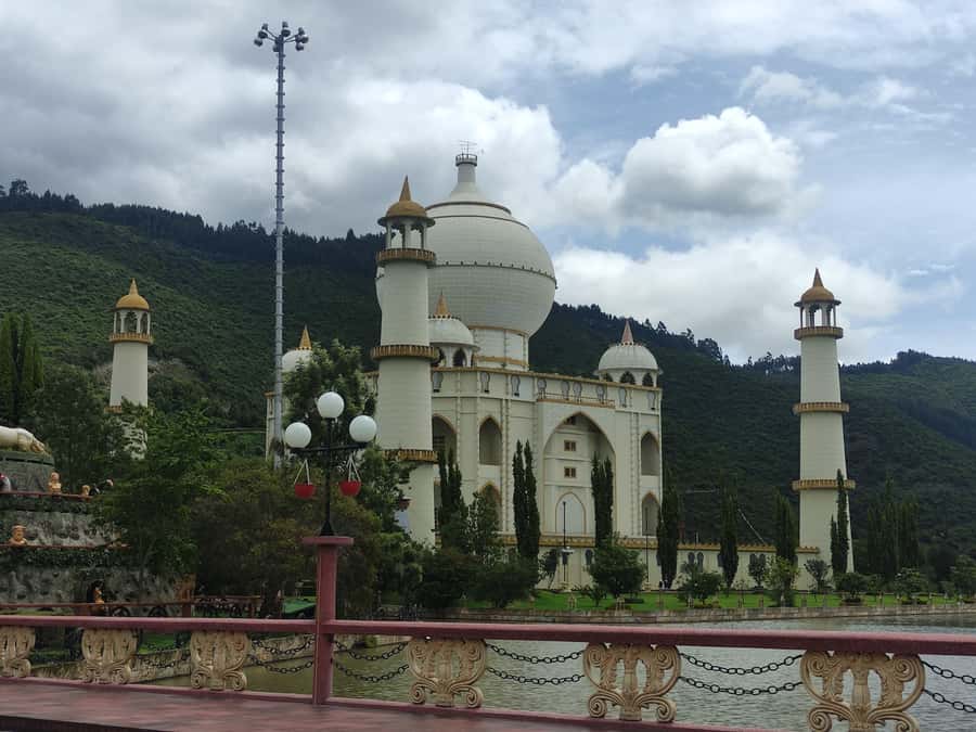 BOGOTA: Tour of Jaime Duque Park, Zoo, and Aerospace Museum - How a 6-hour family day starts in Bogotá