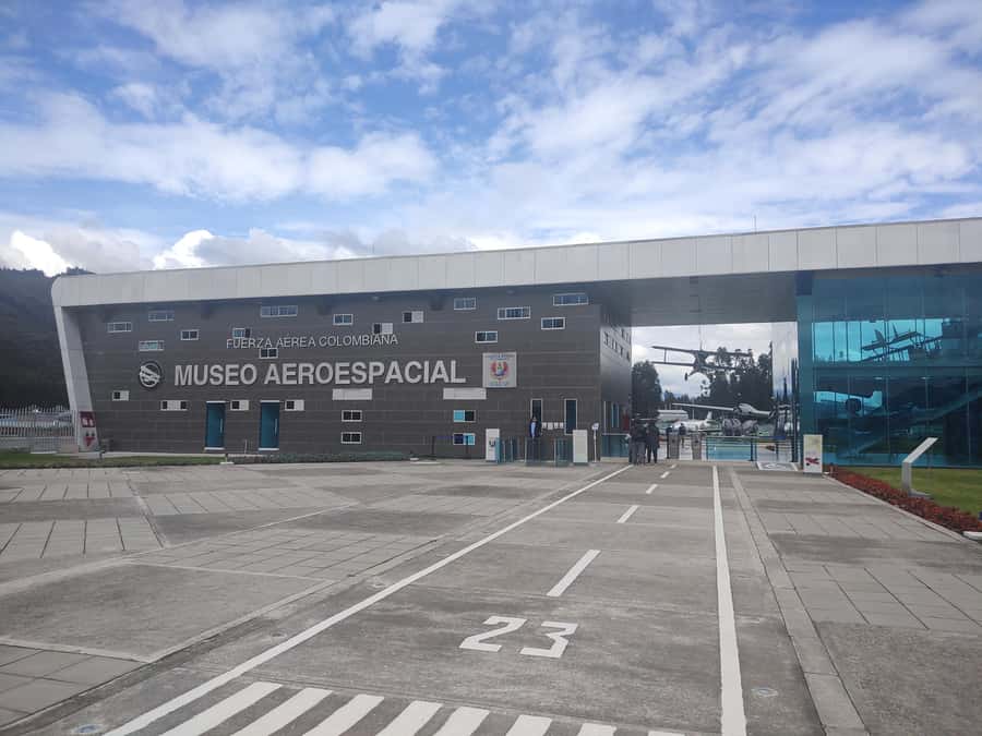 BOGOTA: Tour of Jaime Duque Park, Zoo, and Aerospace Museum - Avenue of Monuments: famous replicas with real context