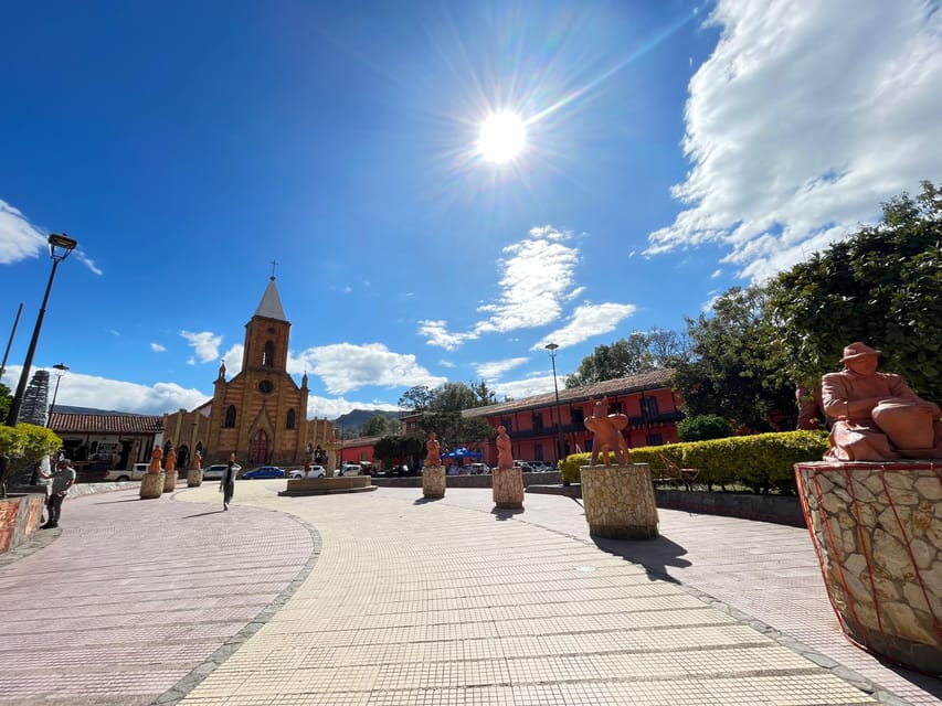BOGOTA: Tour of Villa de Leyva, Ráquira, Pozos Azules, and Puente de Boyacá - Price and value: what $225 per person buys