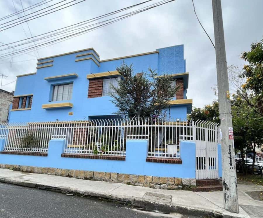 BOGOTA: Visit to the Botanical Garden and Ugly Betty's House - Casa de Betty La Fea: A Famous Facade With Time to Wander