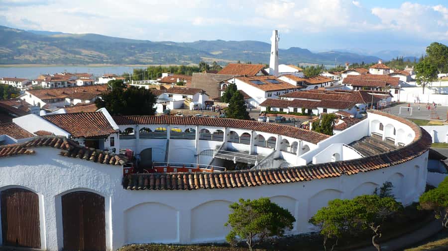 Bogota: Zipaquira, Salt Cathedral & Lake Guatavitá Tour - Price and Value: Is $157 Reasonable?
