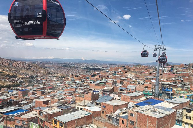 Cable car to el Paraiso, the city slum - Riding the TransMiCable Tunal cable car for that top-of-the-hill view