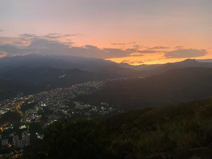 Cali: TRES CRUCES - Cali's most popular hike and monument - Trail pace and the first overlooks you’ll actually use for photos
