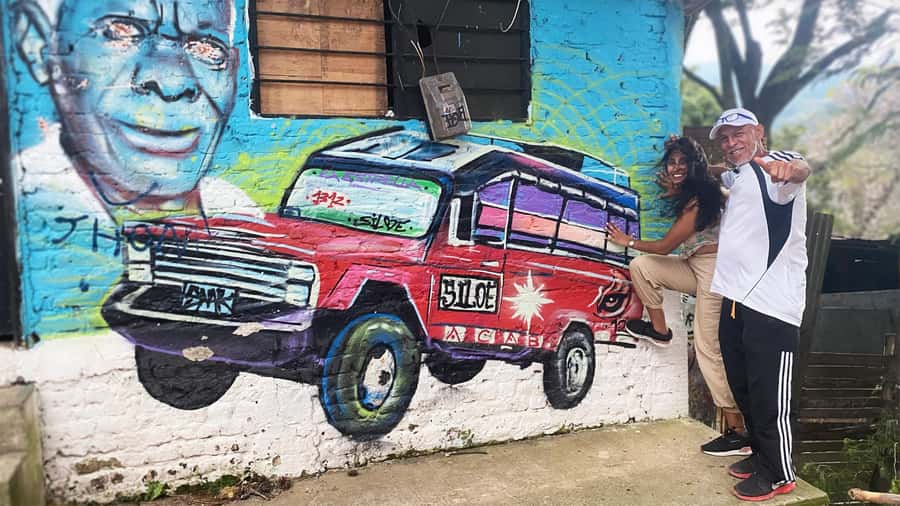 Cali: Walking Tour of the 11 Neighborhoods of Commune 20 - Getting started at Terminal Mio Cañaveralejo (and how to not miss the group)