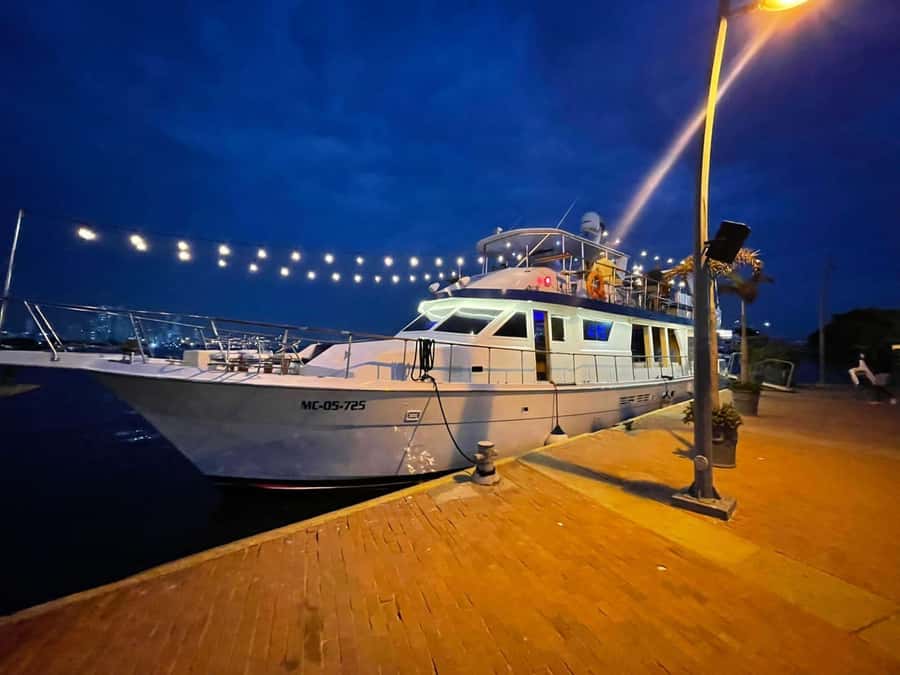 Cartagena: 4-course Culinary Experience aboard a catamaran - Getting on board at Muelle de la Bodeguita, Gate 4
