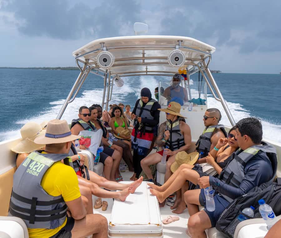 Cartagena: 5 Island Boat Tour with Night Bioluminescent Stop - Bocachica fort and the coastal photo stop that sets the tone