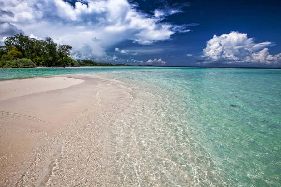 Cartagena: 5 Islands Boat Tour with Lunch, Snorkeling, & Bar - Logistics you can’t ignore: timing, no big bags, and weather