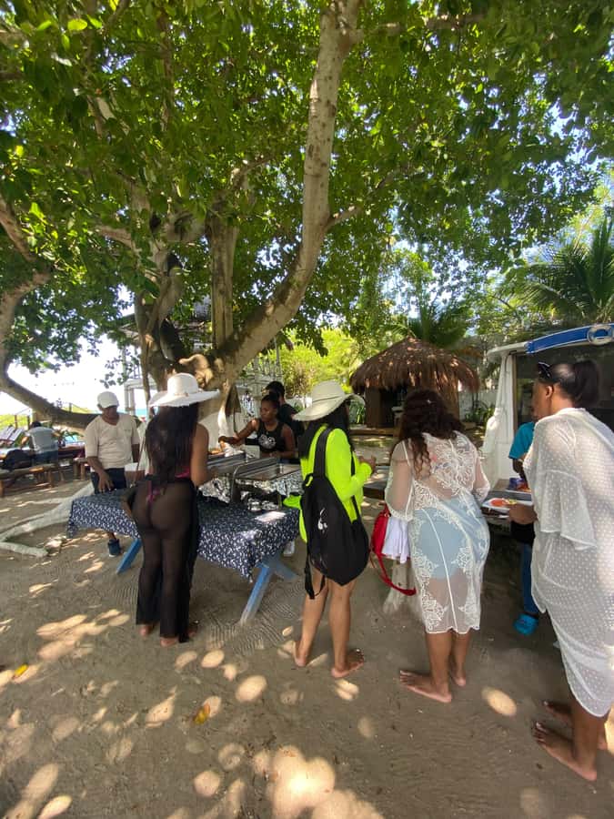 Cartagena: 5 Rosario Islands Tour with Snorkeling and Lunch - Cholón’s party energy, then 1 hour to swim and eat