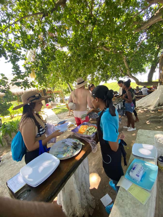 Cartagena: 5 Rosario Islands Tour with Snorkeling and Lunch - Isla Barú and Playa Tranquila: lunch, sea time, and quiet