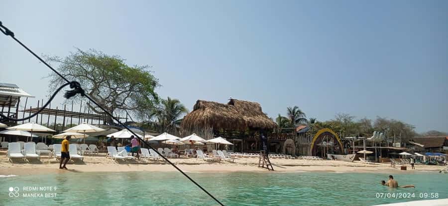 Cartagena: Barù Island Playa Blanca with Lunch - Who should book this, and who should skip it