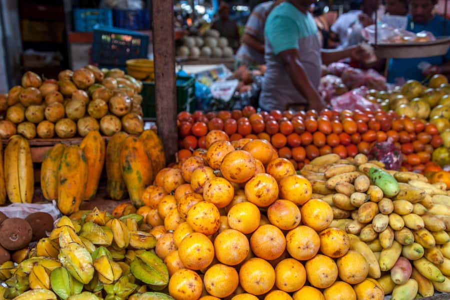 Cartagena Bazurto Market: Authentic Food & Culture Tour - The 3-hour flow: fruits, guarapo, and a real local lunch stop