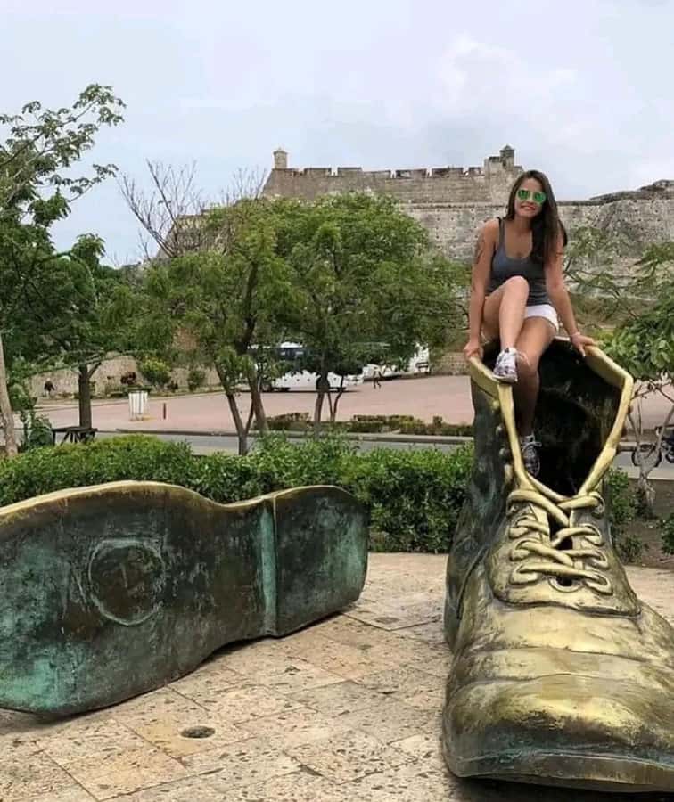 Cartagena: BILINGUAL CITY TOUR San Felipe Castle & Old city - The walled city walking tour, Clock Tower, and Las Bóvedas