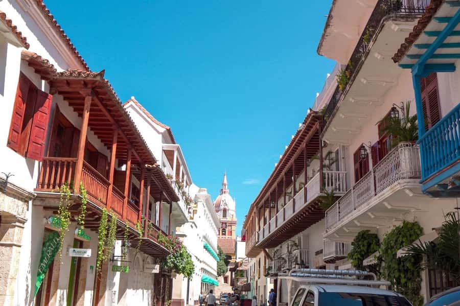 Cartagena: BILINGUAL CITY TOUR San Felipe Castle & Old city - Pickup, timing, and where you actually meet