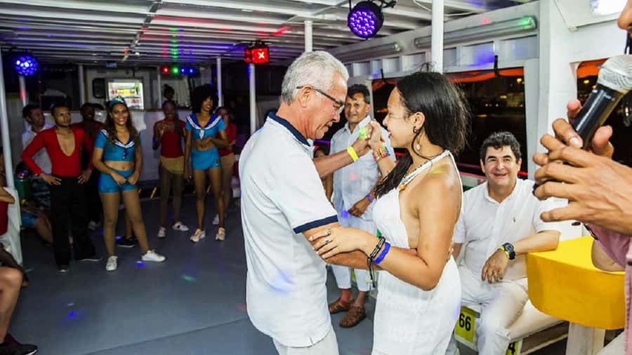 Cartagena: Buffet & party night,cocktails sailing in the bay - Practical tips that make your night go smoother