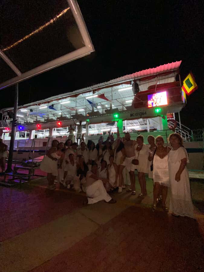 Cartagena: Buffet & party night,cocktails sailing in the bay - Price and value: why $107 can make sense for this kind of night