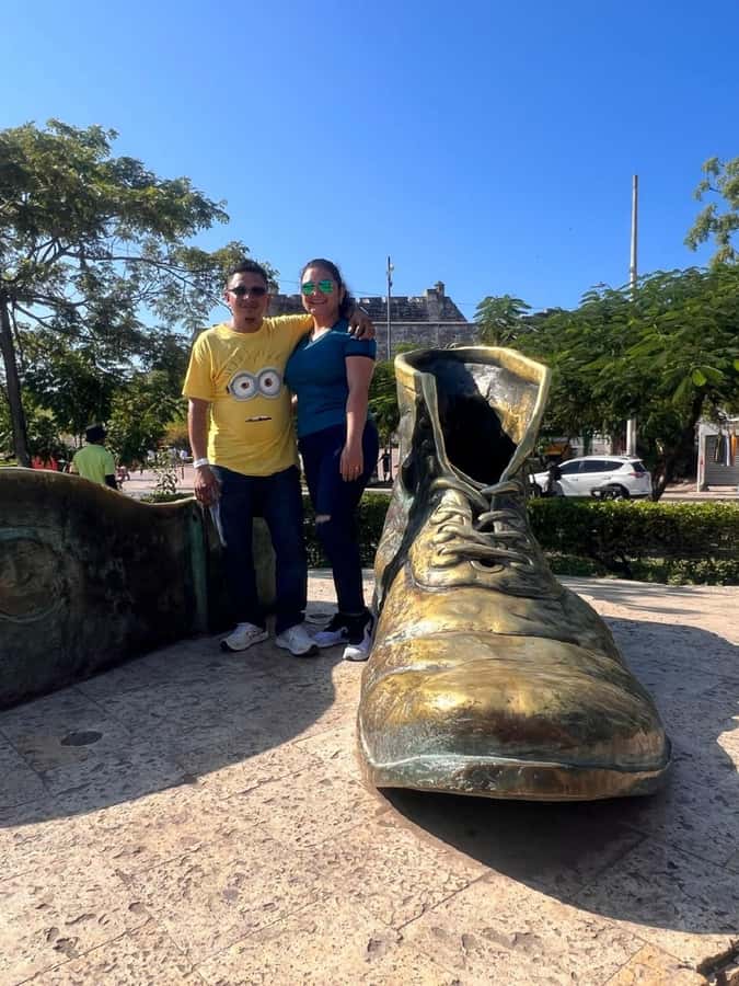 Cartagena: CITY TOUR IN ENGLISH, Old city, Monuments, Castle - Inside the Walled Center: Clock Tower Monument and Las Bóvedas